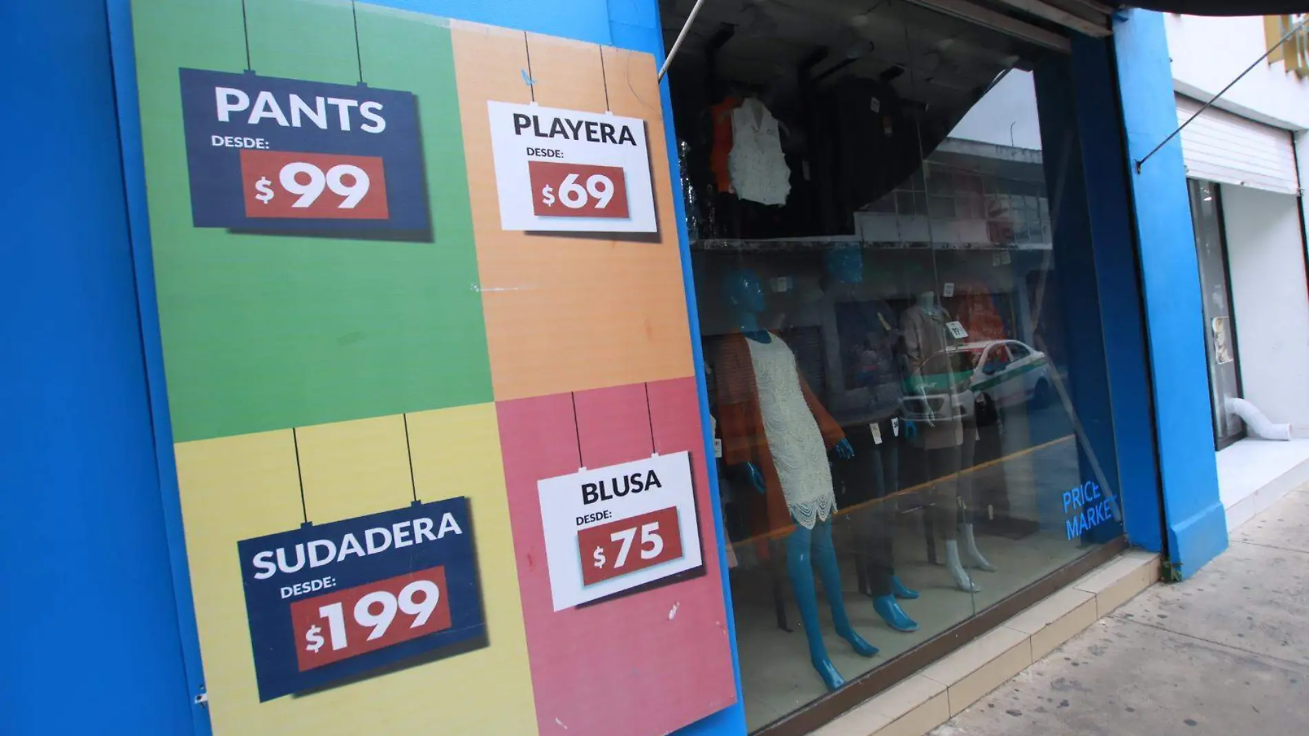 Tienda departamental afectada por incendio en Xalapa